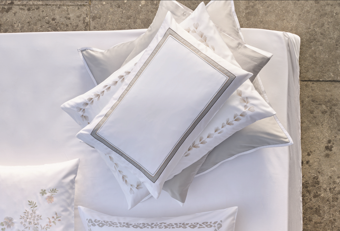 christian-fischbacher-bedlinen-goose mood image 4