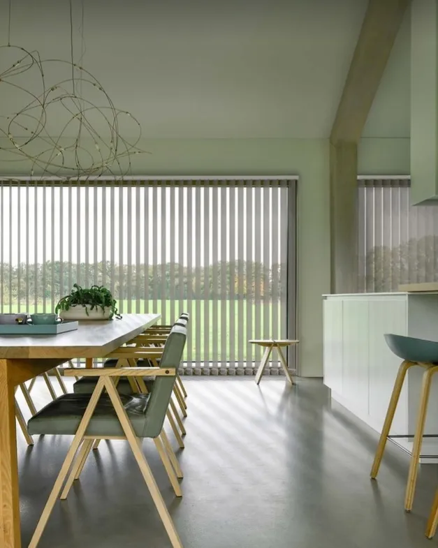 Vertical Blind 3